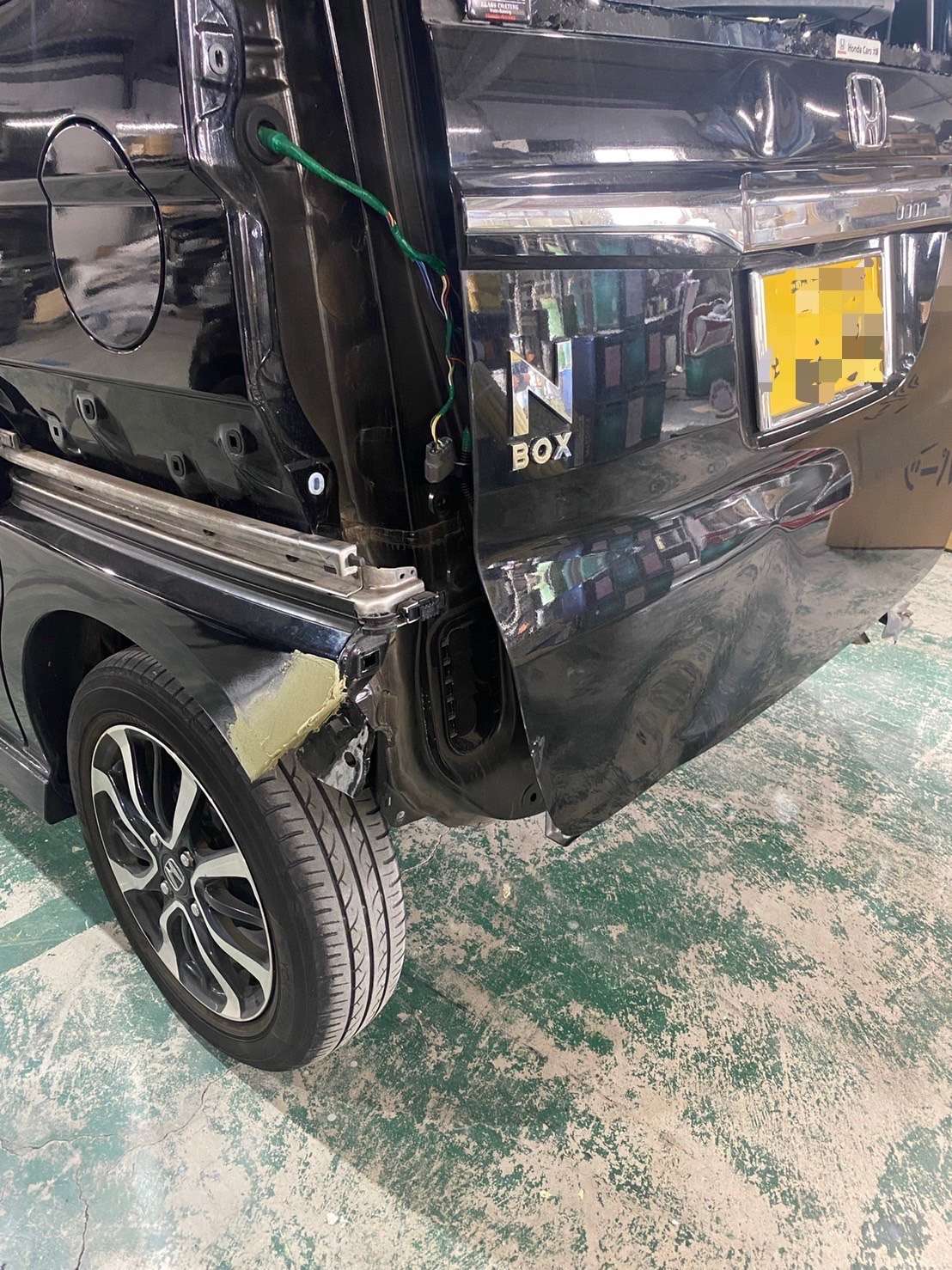 Nbox リヤゲート交換 鈑金